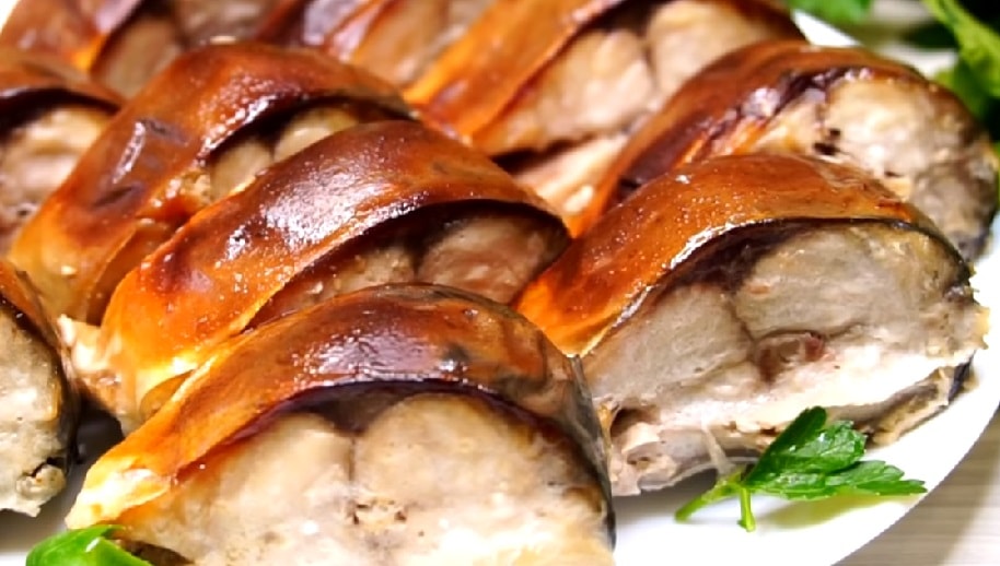 Вкусное блюдо из скумбрии можно есть как горячим, так и холодным Вкусное блюдо из скумбрии можно есть как горячим, так и холодным