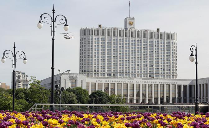 На фото: здание Дома правительства