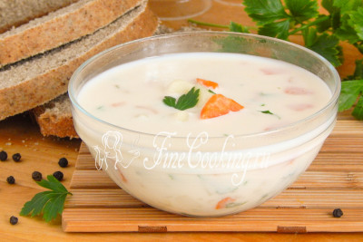 Простой в приготовлении, но такой вкусный сырный суп с овощами понравится как взрослым, так и деткам