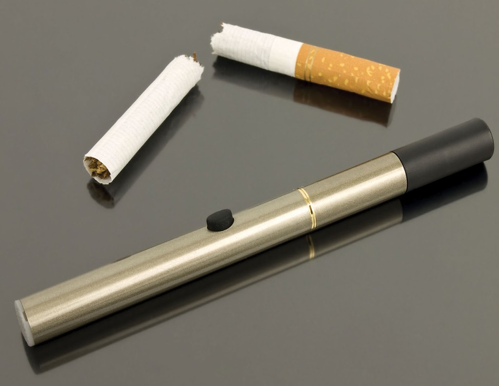 Электронная сигарета и обычная