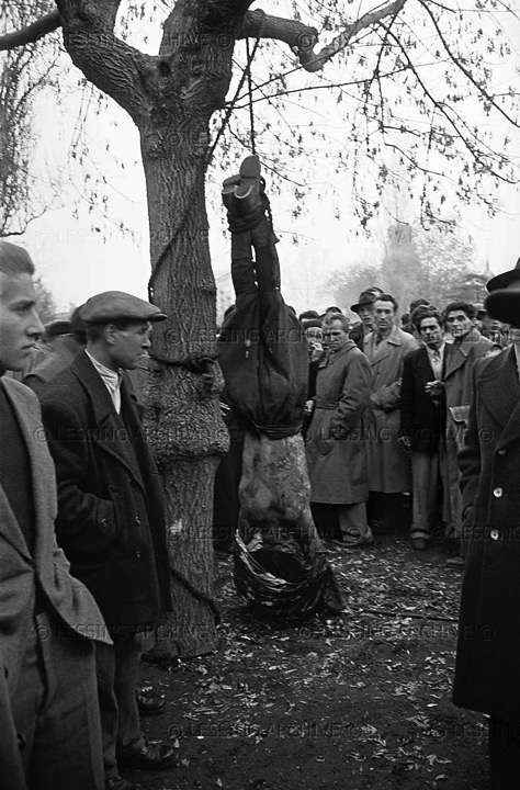 Венгрия 1956 год – как фашисты убивали коммунистов (18 +) Венгрия 1956 год – как фашисты убивали коммунистов (18 +)