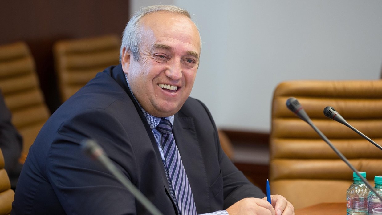 «Я еще и печень умею прощупать»: Клинцевич взял украинского политолога за бороду в прямом эфире «Я еще и печень умею прощупать»: Клинцевич взял украинского политолога за бороду в прямом эфире