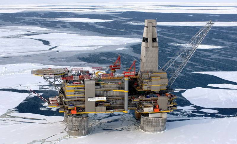 Нефть и газ остались только у России. Остальной мир нервно курит в сторонке