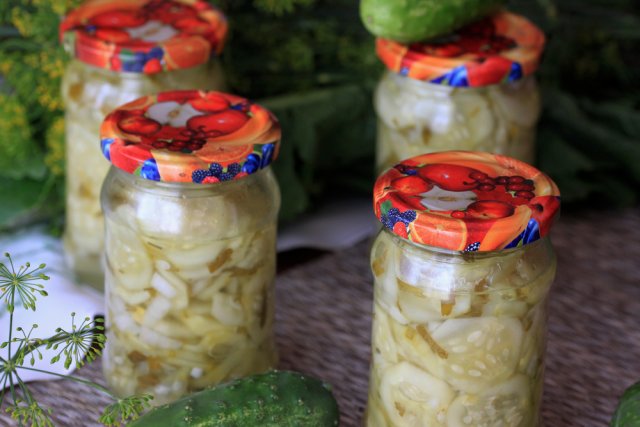 Салат из огурцов и лука на зиму рецепт с фото пошагово