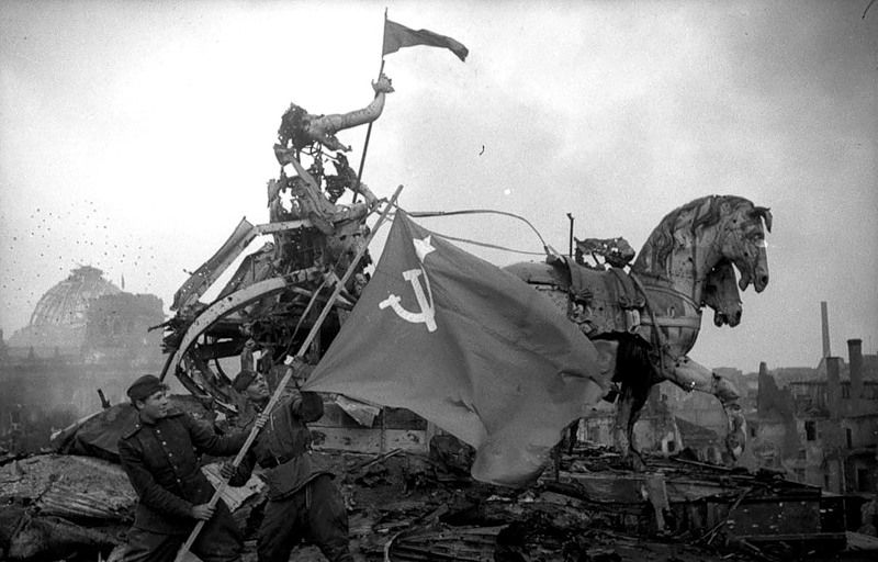 30.04.1945 Знамя Победы, рейхстаг