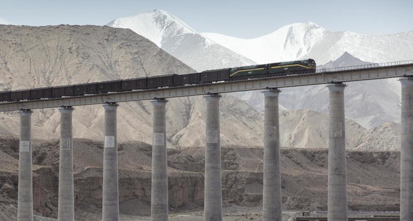 Видео: Как китайцы построили самую сложную железную дорогу в мире