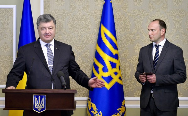Порошенко назначил новым главой Службы внешней разведки Божка Порошенко назначил новым главой Службы внешней разведки Божка