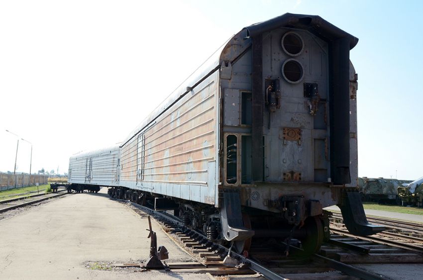 поезд, оружие, экскурсия