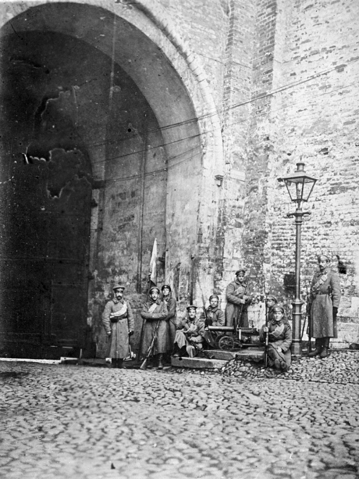 Россия 1917 года в архивных фотодокументах Россия 1917 года в архивных фотодокументах