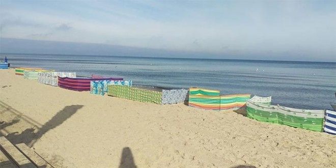 Поляки так сильно любят ограждения во время пляжного отдыха Поляки так сильно любят ограждения во время пляжного отдыха