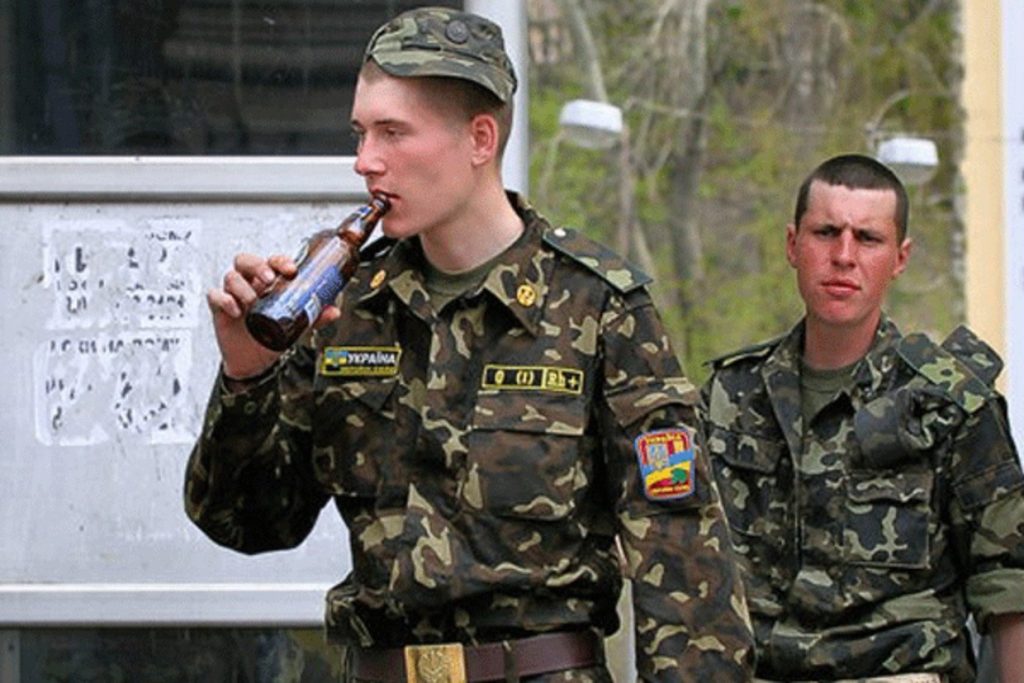 ВСУ спешно оборудуют карцеры для карателей-алкоголиков: сводка о военной ситуации на Донбассе (+ВИДЕО)