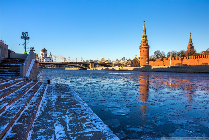 Москва покрылась льдом