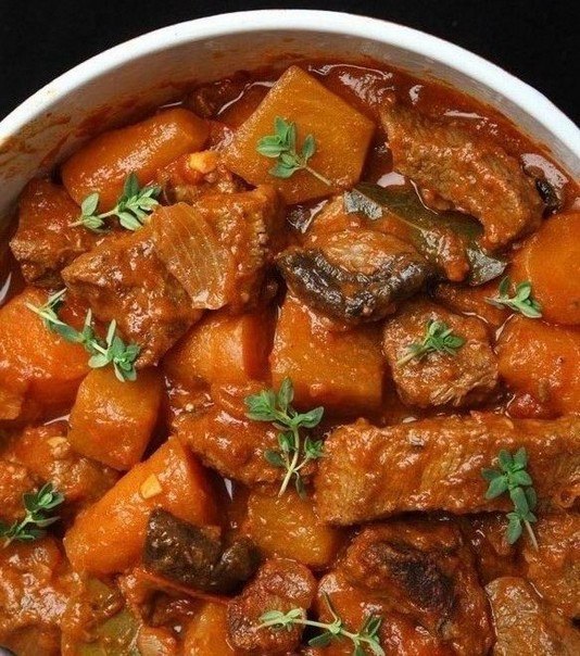 Нас угостили блюдом из мяса