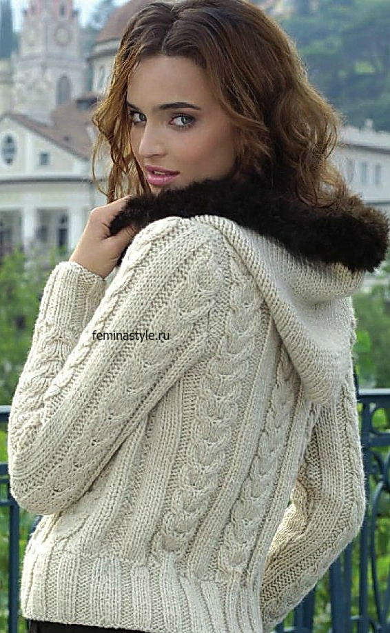 Жакет с капюшоном спицами