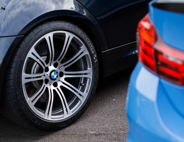 BMW сменила свой логотип, чтобы поддержать ЛГБТ-сообщество