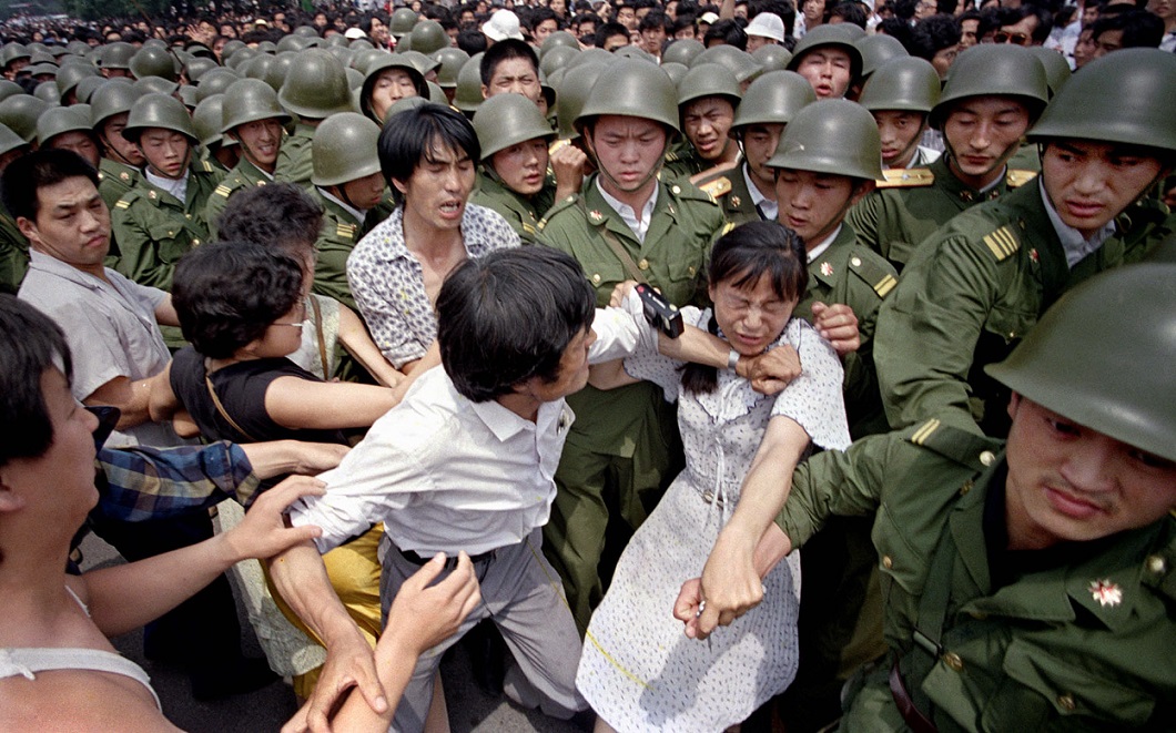 Расстрел демонстрантов на площади Тяньаньмэнь 25 лет назад Tiananmen Square 17 Расстрел демонстрантов на площади Тяньаньмэнь 25 лет назад