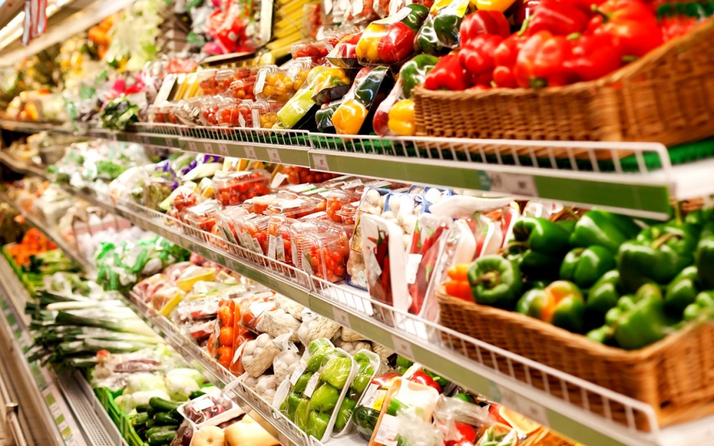 Прощай, импорт: как изменилась продуктовая полка за три года санкций?