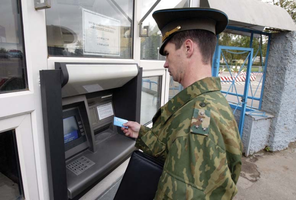 Зарплаты и пенсии военных собираются проиндексировать