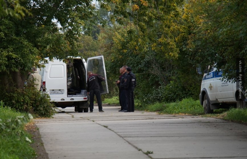 Тела двух женщин и мужчины найдены в частном доме на Урале