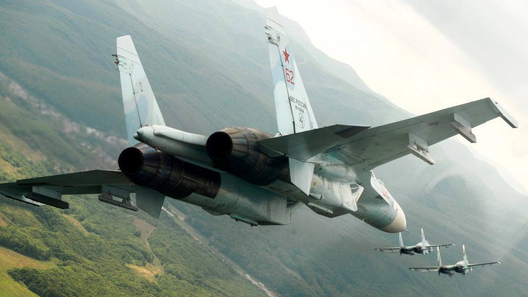 Российские многоцелевые истребители Су-27
