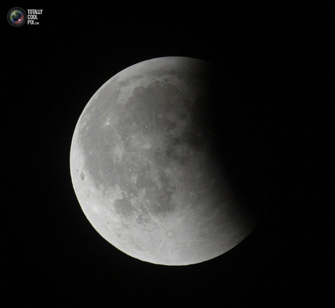 Как проходило полное лунное затмение