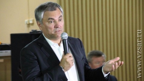Легким движением руки брюки превращаются... Легким движением руки брюки превращаются...