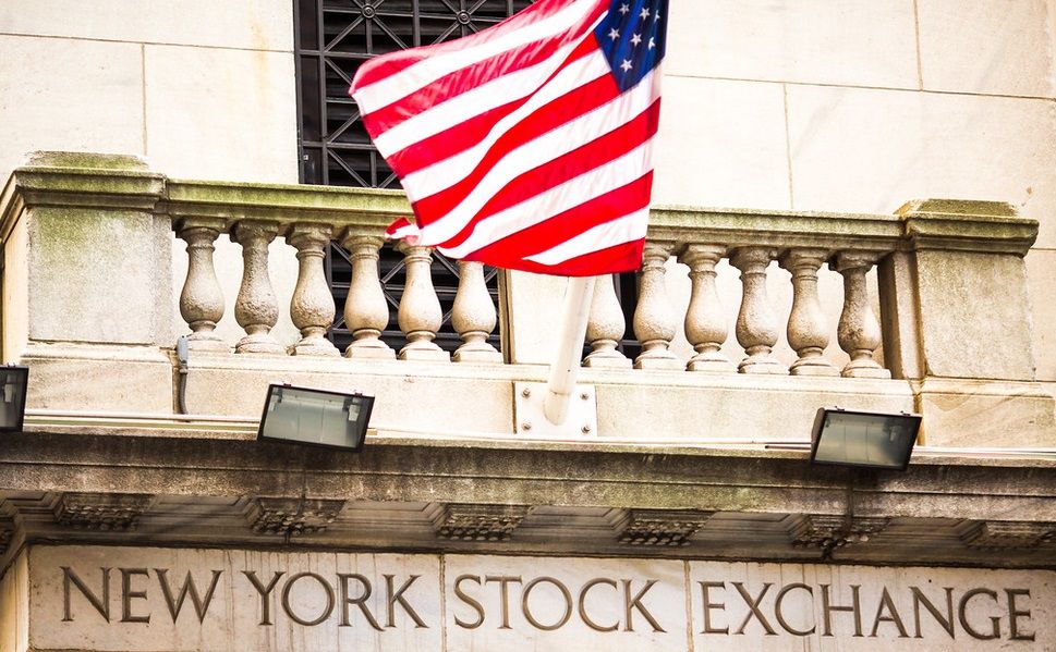 NYSE прекращает торги акциями First Republic Bank NYSE прекращает торги акциями First Republic Bank