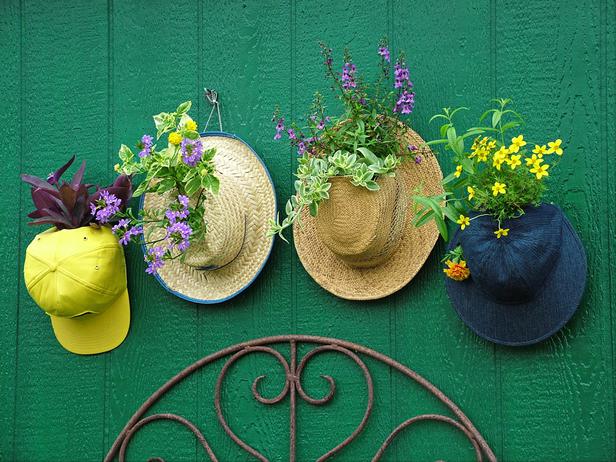 Original-Nancy-Ondra_unique-container-gardens-hats_s4x3_lg (616x462, 71Kb)