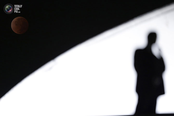 Как проходило полное лунное затмение