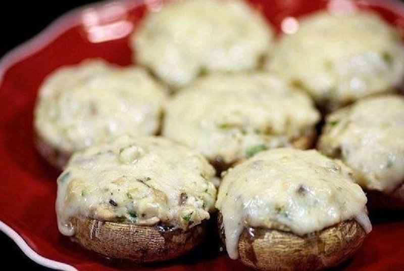 Гости сперва налетают именно на эти блюда. Приготовь 5 самых вкусных закусок к Новому году, ай хороши! Гости сперва налетают именно на эти блюда. Приготовь 5 самых вкусных закусок к Новому году, ай хороши!