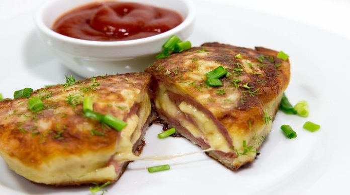 Великолепные картофельные рулеты с мясом и сыром