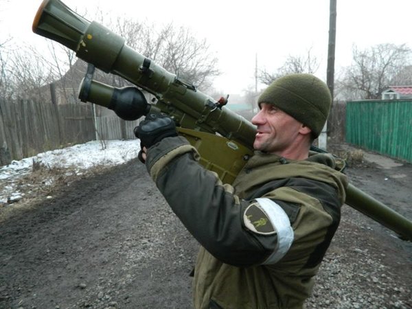 Боевой вертолет ВСУ сбит над Луганском. Боевой вертолет ВСУ сбит над Луганском.
