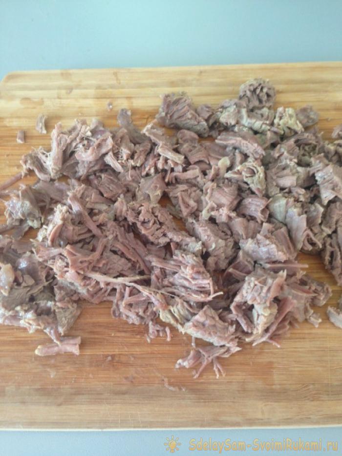 Сытный и простой рецепт салата Мясной Сытный и простой рецепт салата Мясной