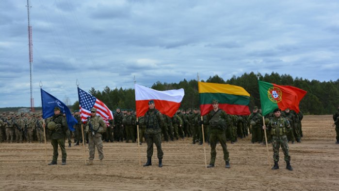 "Посмотрели на свои армии и прослезились": экс-министр обороны Украины рассказал об осознании Западом бессилия НАТО против России "Посмотрели на свои армии и прослезились": экс-министр обороны Украины рассказал об осознании Западом бессилия НАТО против России