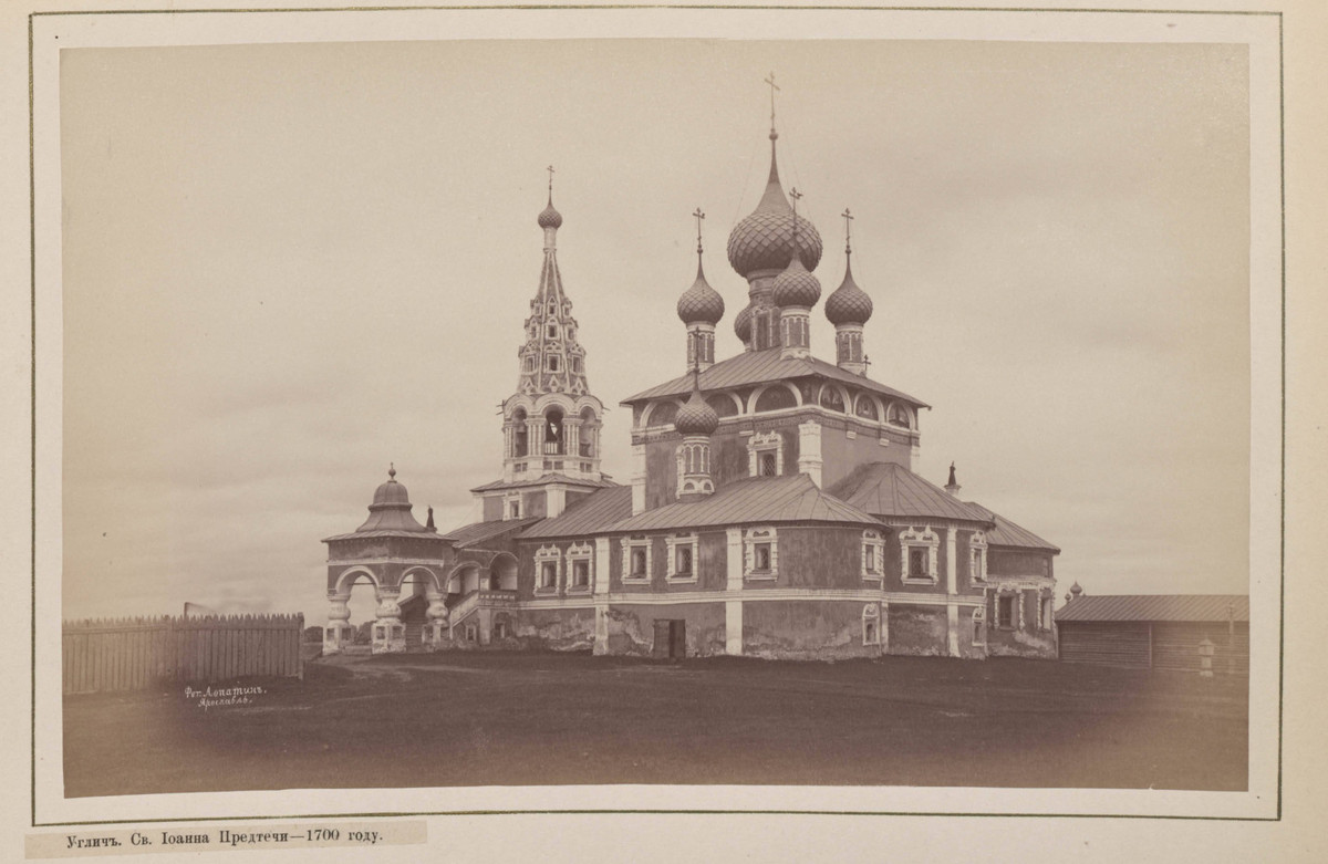 Hramy-goroda-Uglicha-v-starinnyh-foto 14