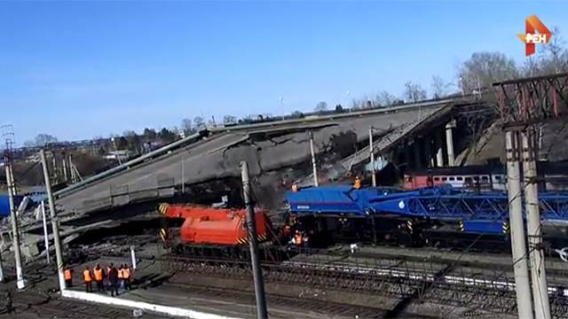 Движение поездов восстановлено после обрушения моста в Приамурье