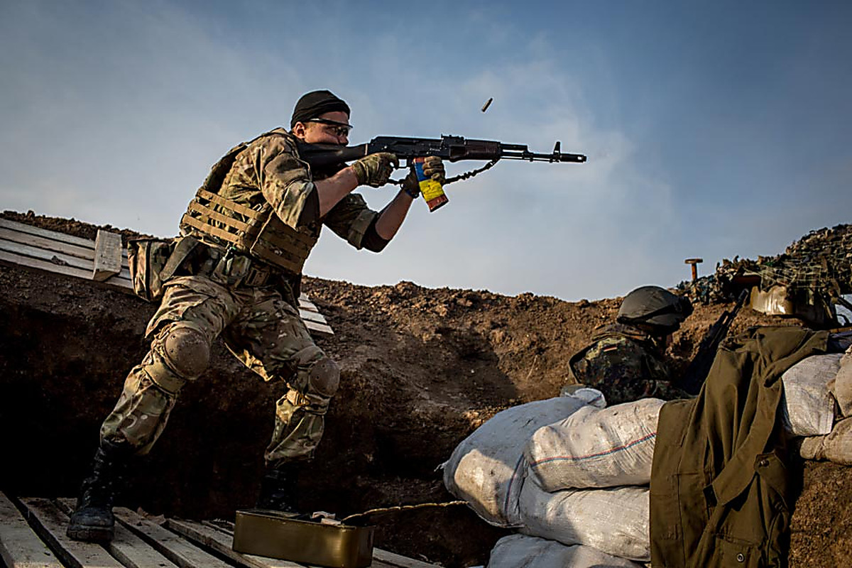 Пьяное побоище офицеров ВСУ и захват БМП в столкновении с боевиками «Азова»: сводка (ВИДЕО)
