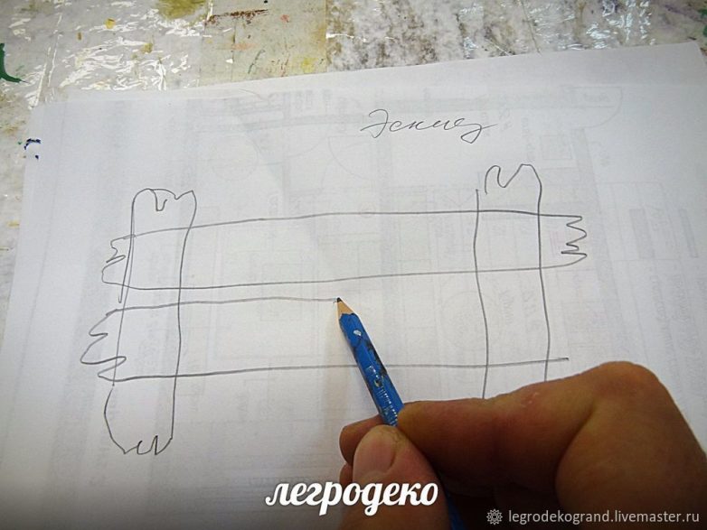 Ключница из деревянного ящика