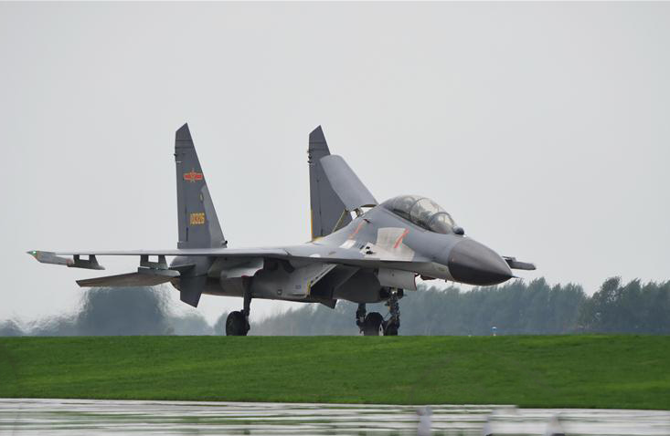 «Сухой» остаток: чем интересна китайская копия Су-27