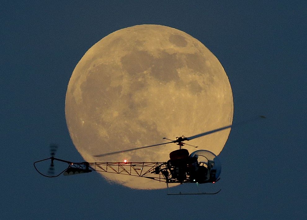 supermoon06 20 самых красивых фотографий «суперлуны» 2013