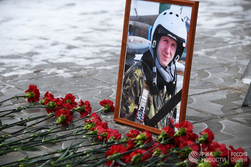 "Это вам за пацанов!" Как вспоминают погибших в Сирии Героев России "Это вам за пацанов!" Как вспоминают погибших в Сирии Героев России