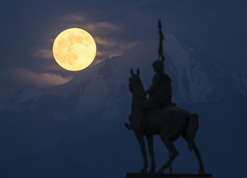 supermoon09 20 самых красивых фотографий «суперлуны» 2013