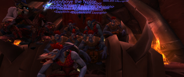 Фанаты World of Warcraft снимают наплечную броню персонажей в знак протеста против действий правителя Орды