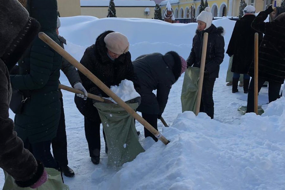 Снег в мешки Снег в мешки