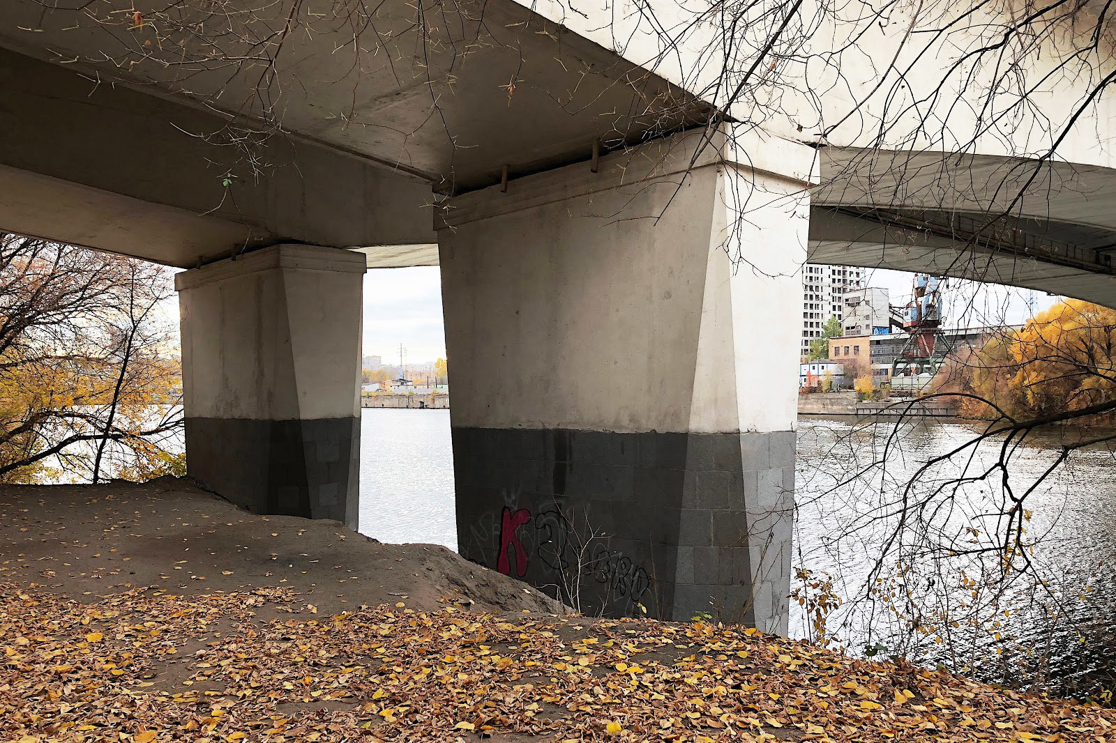 Фото и гифки непарадной Москвы