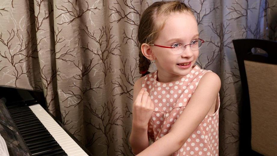 «Сначала было тяжело»: что стало с девочкой, которую обидели Литвинова и Познер на «Минуте славы» «Сначала было тяжело»: что стало с девочкой, которую обидели Литвинова и Познер на «Минуте славы»