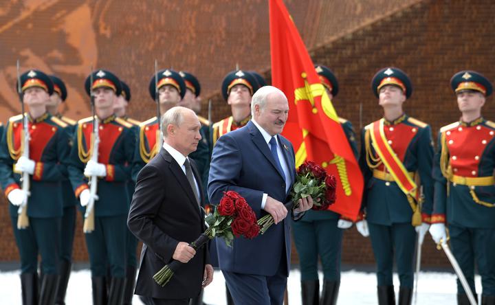 Невзоров о Ржевском мемориале — «Мулен Руж» и «солдат в рваной юбке»