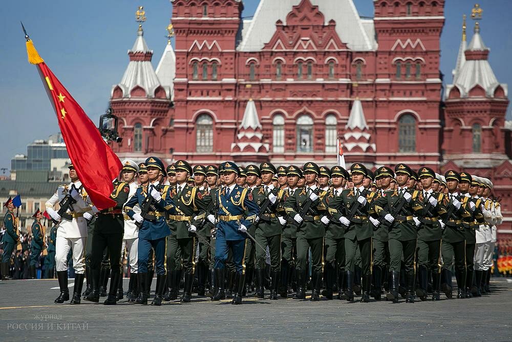 Парад Победы 24 июня/А зачем?