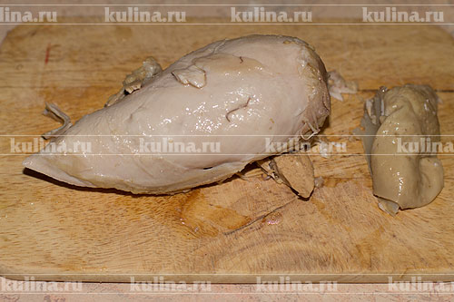 Пирожки из лаваша Снять с курицы кожу, удалить кости.