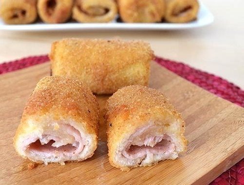 ЛЮБИМЫЙ ЗАВТРАК. Жареные рулетики из хлеба с ветчиной и сыром ЛЮБИМЫЙ ЗАВТРАК. Жареные рулетики из хлеба с ветчиной и сыром